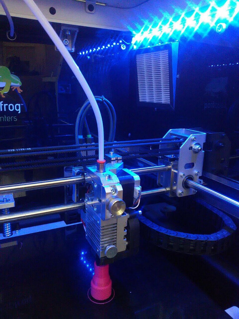 Фото 3D принтер LeapFrog Bolt Pro