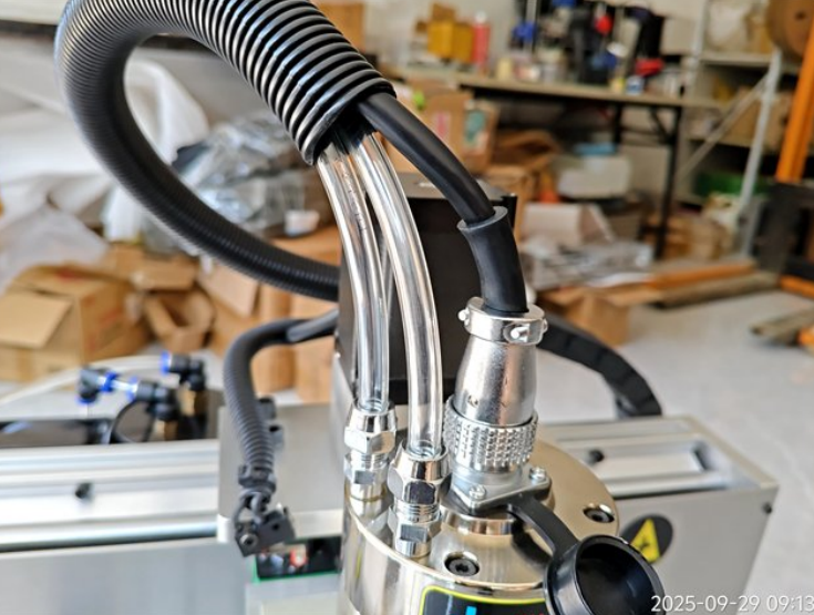 Фото Мини фрезерный станок с ЧПУ DeskMill 3040 1500W