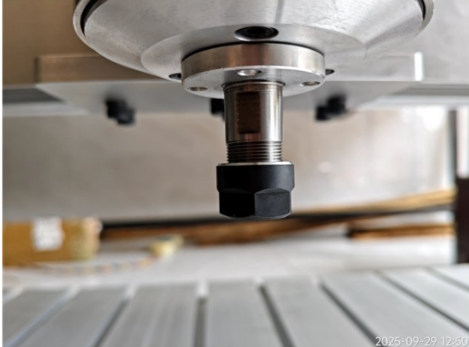 Фото Мини фрезерный станок с ЧПУ DeskMill 3040 1500W