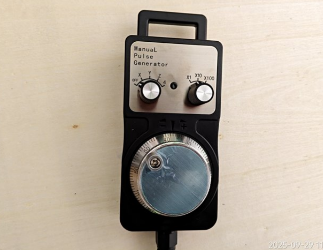 Фото Настольный фрезерный станок с ЧПУ DeskMill 4060 1500W