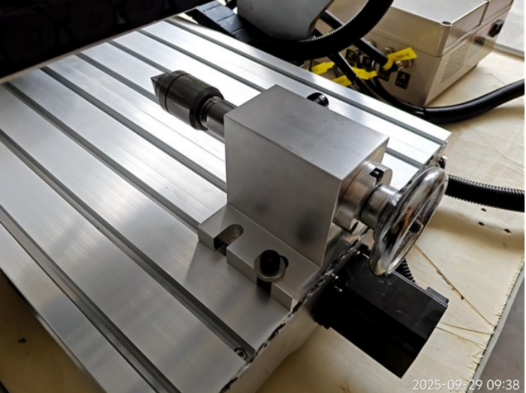 Фото Настольный фрезерный станок с ЧПУ DeskMill 4060 1500W